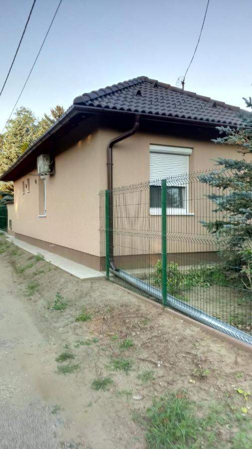 Golden Apartman Orosháza Exterior photo