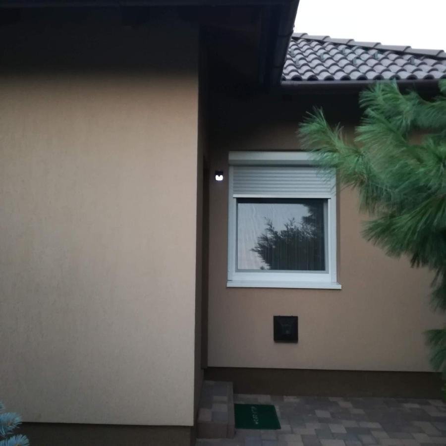 Golden Apartman Orosháza Exterior photo