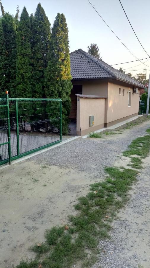 Golden Apartman Orosháza Exterior photo
