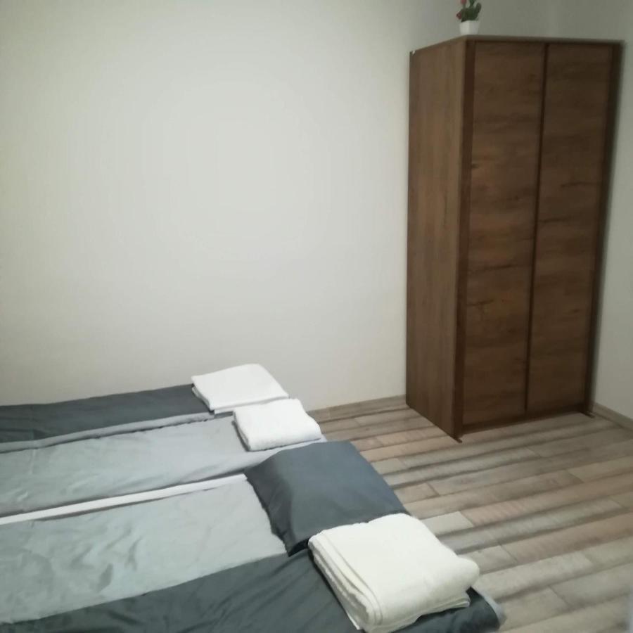 Golden Apartman Orosháza Exterior photo