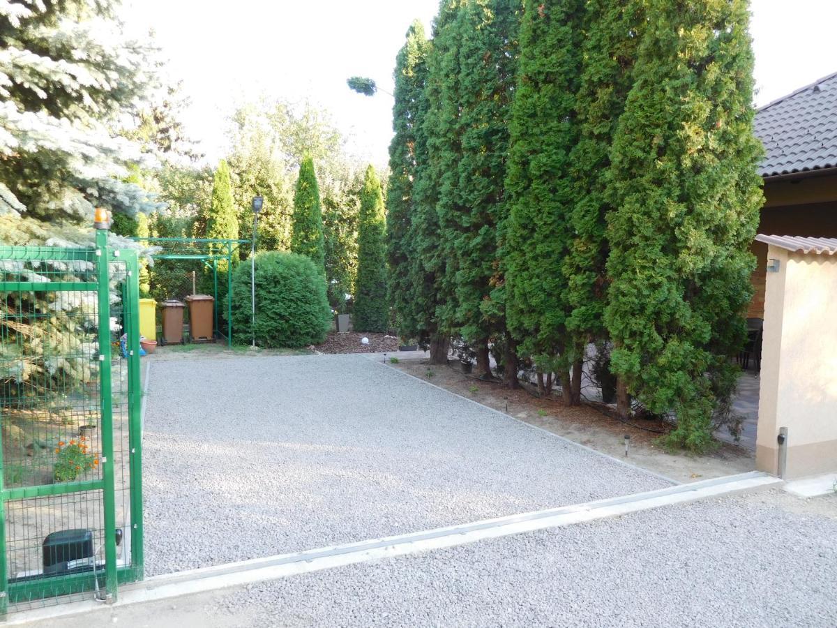 Golden Apartman Orosháza Exterior photo