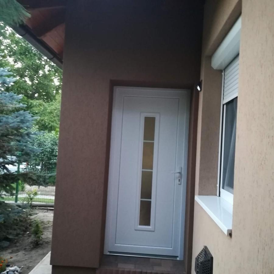 Golden Apartman Orosháza Exterior photo