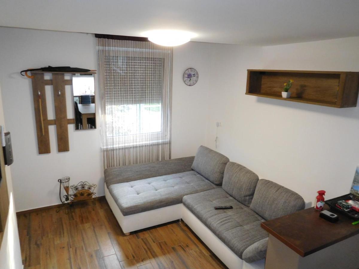 Golden Apartman Orosháza Exterior photo
